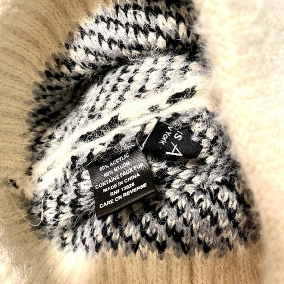 Marcus Adler Pom Pom Beanie Hat - Picture 3 of 5